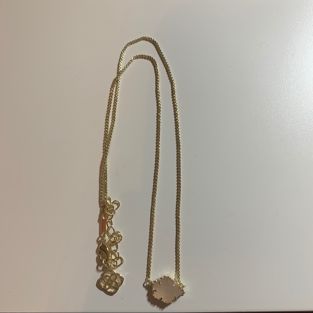 Kendra Scott Tess gold pendant